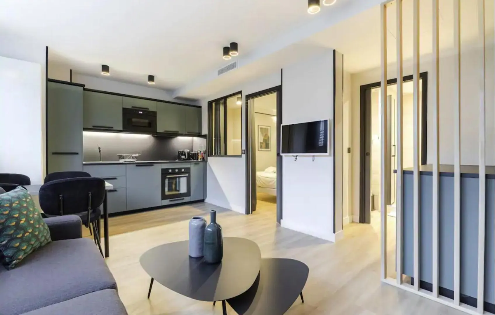 Hsh Parmentier-couronnes Ii Design 4p-1br Apartament